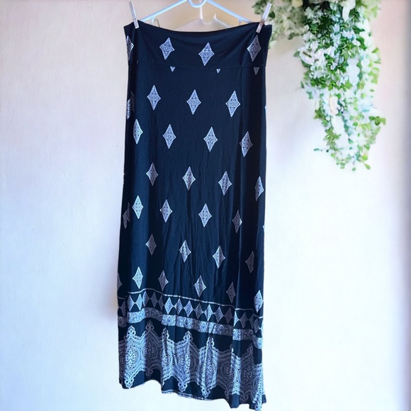 Charolette Russe l Maxi Skirt l Black w/ White Diamond Pattern l XL - Picture 1 of 6